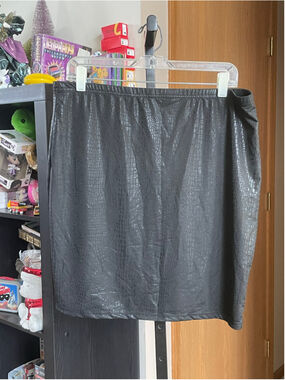 Women's SHEIN BAE Black Croc Embossed Mini Skirt Plus 2X